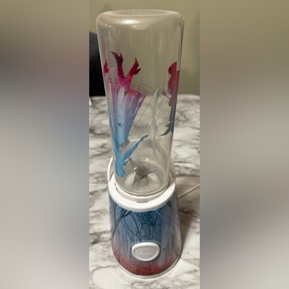 Disney “Frozen” smoothy Blender - Picture 1 of 4